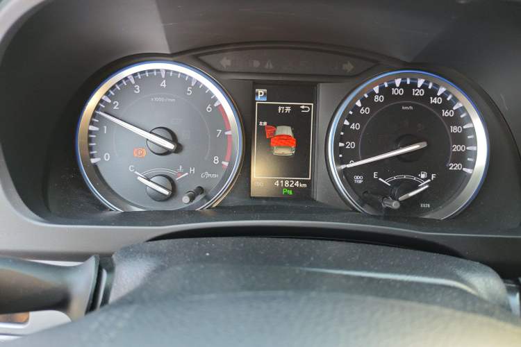 Used Toyota Highlander 2018 2.0T Four-Wheel Drive Luxury Version 7 Seats China VI Standard