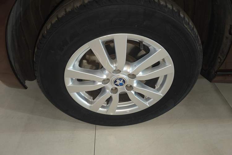 Used Venucia T70 2016 2.0L CVT Smart Choice Edition
