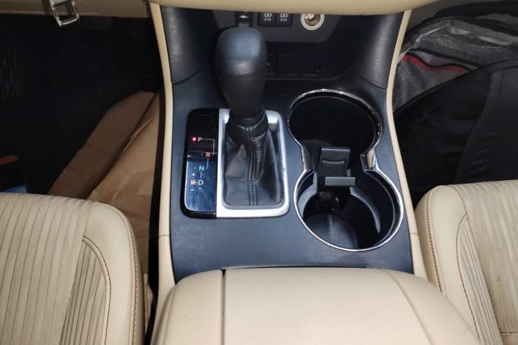 Used Toyota Highlander 2018 2.0T Two-Wheel Drive Elite Edition 7 Seats China VI Standard
