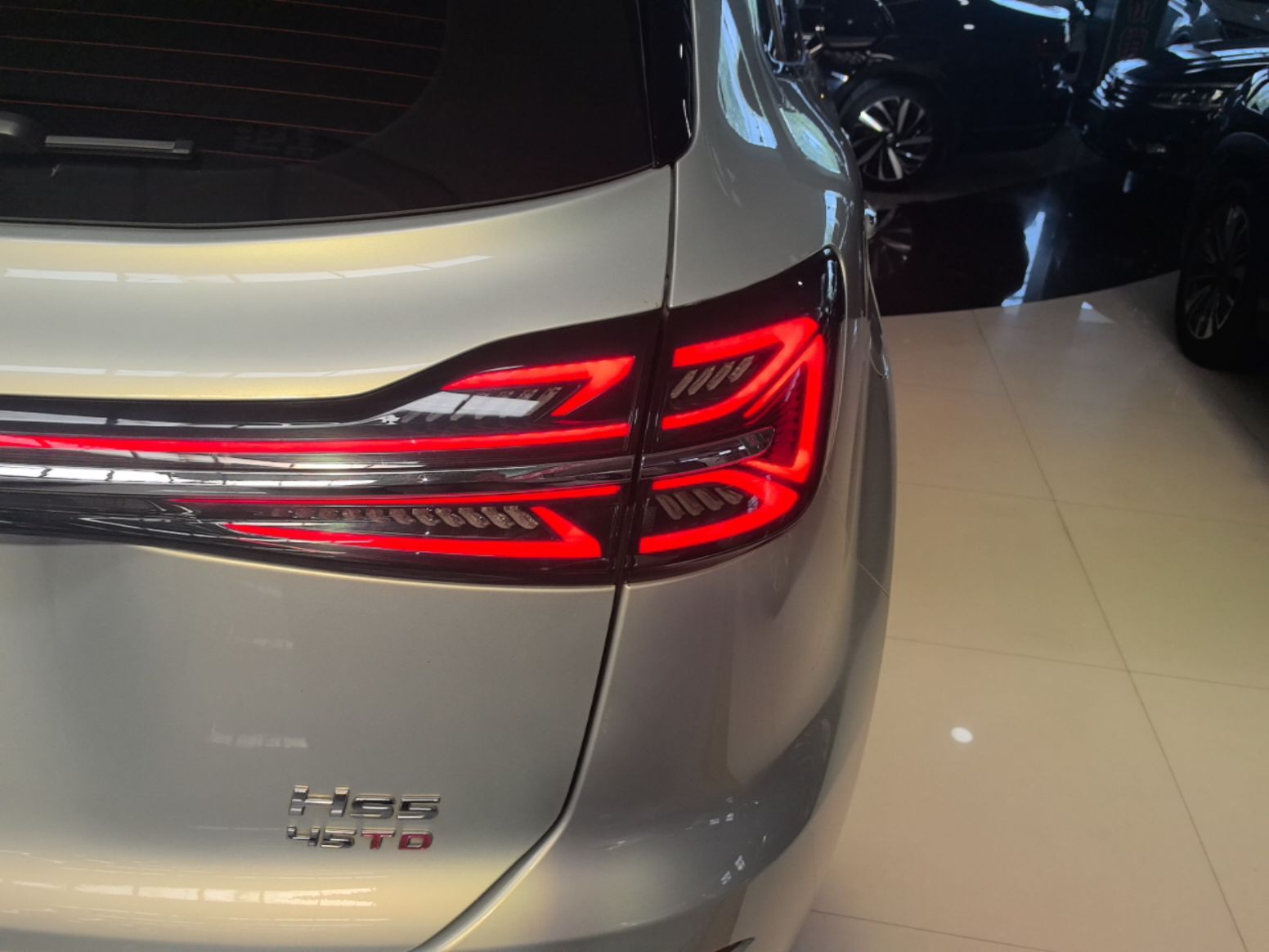 Hongqi HS5 2023 2.0T Four-Wheel Drive Flagship Pro Edition - Chinese Trim Xiang — снимка 9
