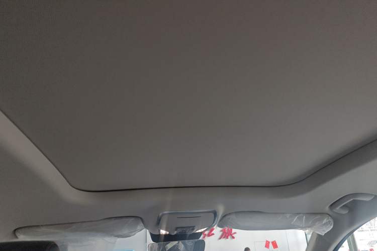 Used Hongqi HS7 PHEV 2025 Model 2.0T PHEV Two-Wheel Drive Qi Xiang Edition 7-Seater
