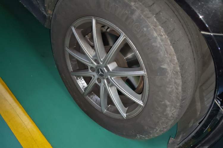 Used Mercedes-Benz GLE 2020 Restyled GLE 350 4MATIC Fashion Edition Special Version Right Front Wheel Hub