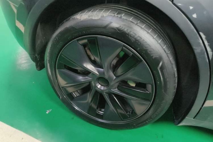 Used Tesla Model Y 2024 Long-Range All-Wheel-Drive Version