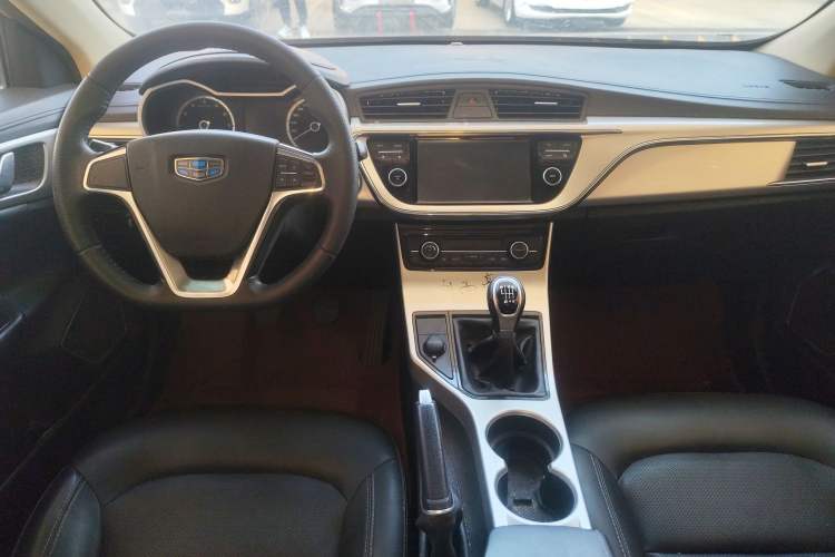 Used Geely Auto Emgrand GL 2017 1.8L Manual Elite Model Center Console