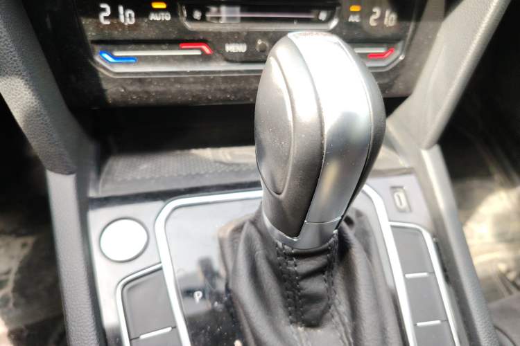 Used Volkswagen Magotan 2021 330TSI DSG 30th Anniversary Edition
