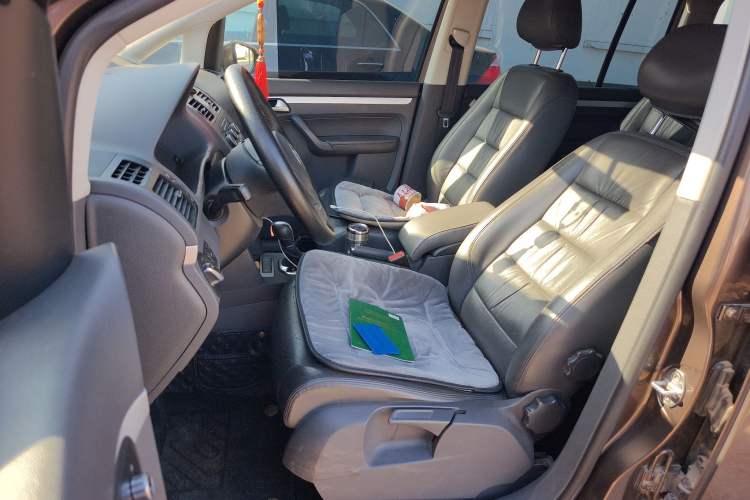 Used Volkswagen Touran 2015 1.4T DSG Comfort Edition 5 Seats Left Front Seat