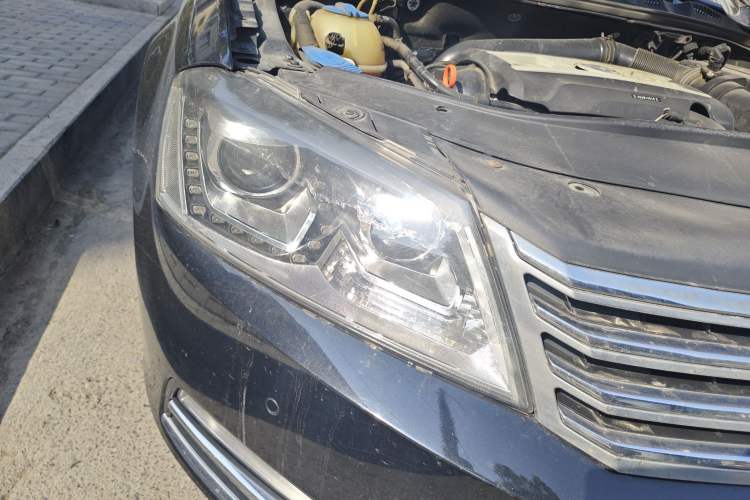 Used Volkswagen Magotan 2013 1.8TSI Premier Model Right Front Headlight