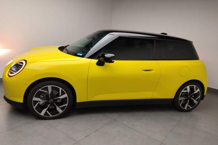 Used MINI Electric MINI COOPER 2024 452km COOPER SE Artist
