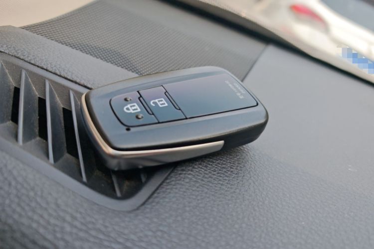 Used Toyota Wildlander 2021 2.0L CVT Two-Wheel Drive Luxury Edition Vehicle Key