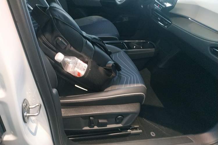 Used Volkswagen ID.3 2024 Outstanding Edition Right Front Seat