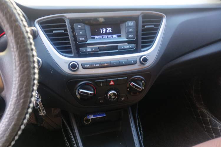 Used Hyundai Verna (new generation) 2016 1.4L Manual Cool Edition GLS
