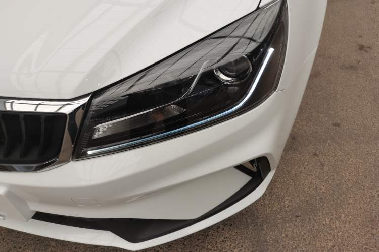 Used Geely Auto Emgrand 2021 UP 1.5L CVT Luxury Model Left Front Headlight