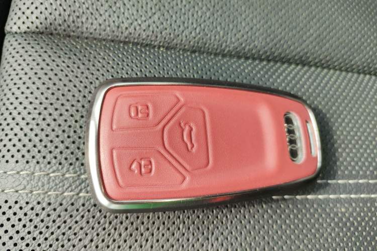 Used Audi A4L 2022 40 TFSI Luxury Dynamic Model