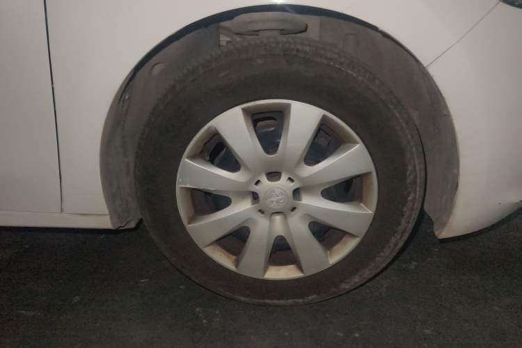 Used Peugeot 301 2014 1.6L Manual Comfort Edition