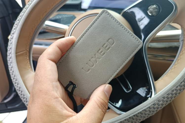 Used Hima Luxeed R7 2024 All-Electric 802 km Max
