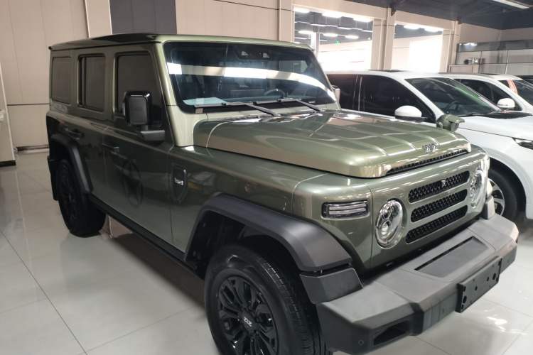 Used 212 T01 2024 2.0T Explorer