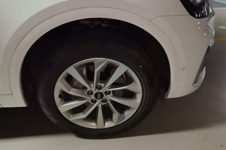 Used Audi Q5L 2022 40T Luxury Dynamic Model