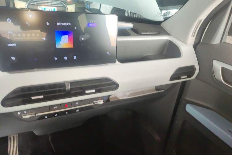 Used Geely Galaxy Panda 2024 Panda Mini 200km Endurance Bear
