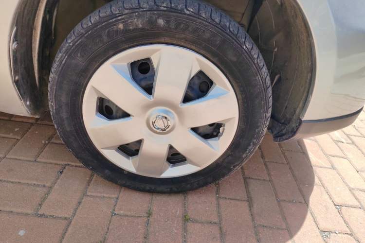 Used Nissan Livina 2009 1.6L Manual All-Around Model