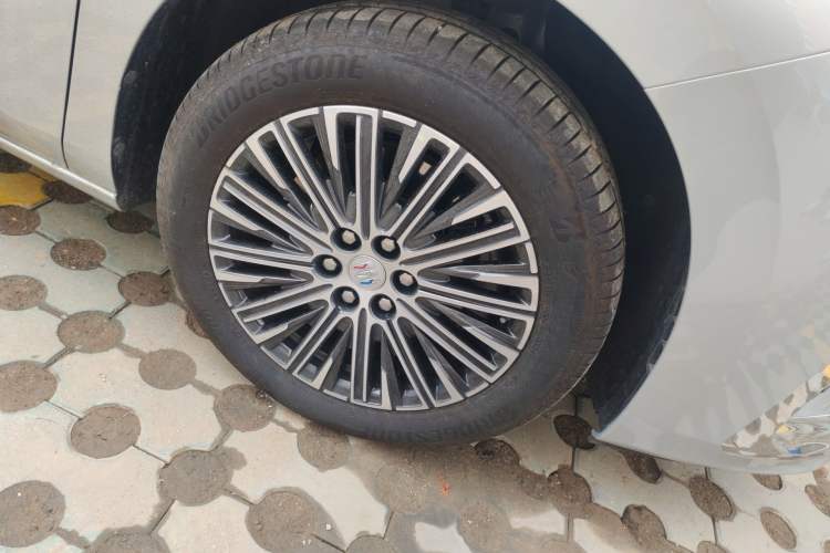 Used Buick GL8 New Energy 2024 Lu Zun Deluxe Edition 7-Seater
