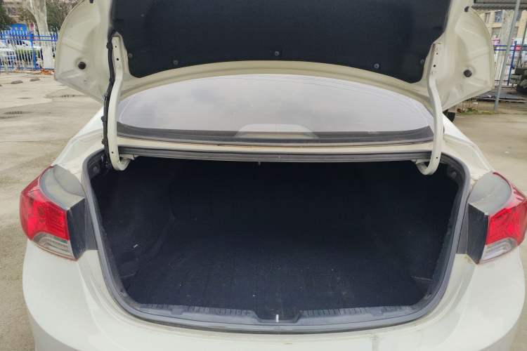 Used Hyundai Elantra (5th Generation / Langdong) 2012 1.6L Automatic Fashion Edition