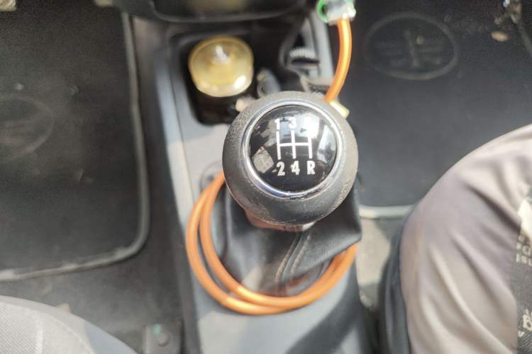 Used FAW Weizhi V5 2014 1.5L Manual Entry-Level Model
