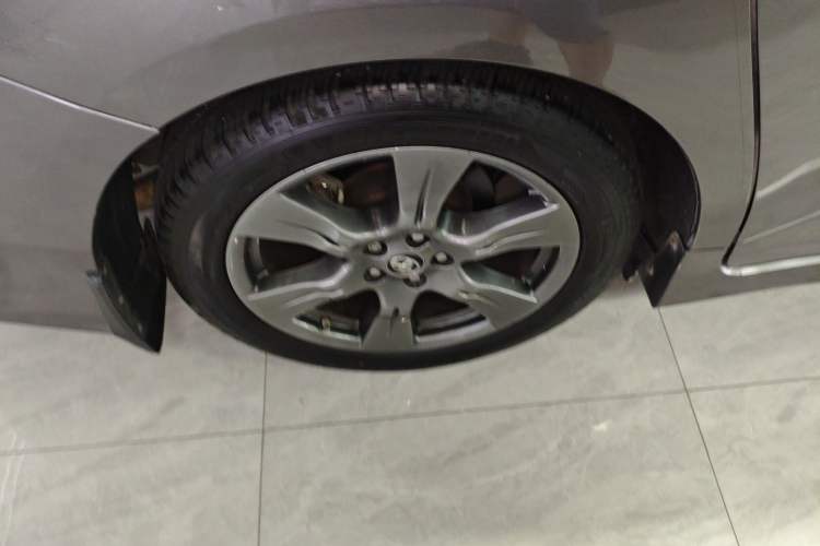 Used Toyota Sienna 2017 3.5L Four-Wheel Drive LE Trim 7 Seats – U.S. Specification
