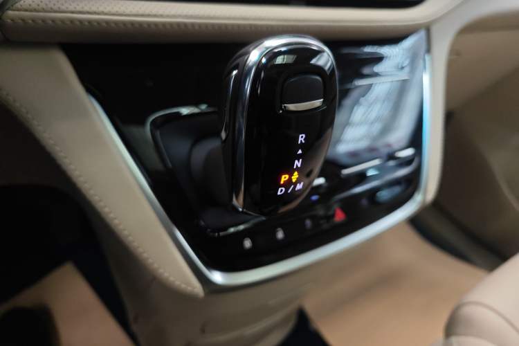 Used Buick GL8 2022 ES Landtrek 653T Luxury Edition
