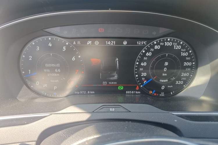 Used Volkswagen Magotan 2019 330TSI DSG Luxury Version China VI Standard Odometer Close Up