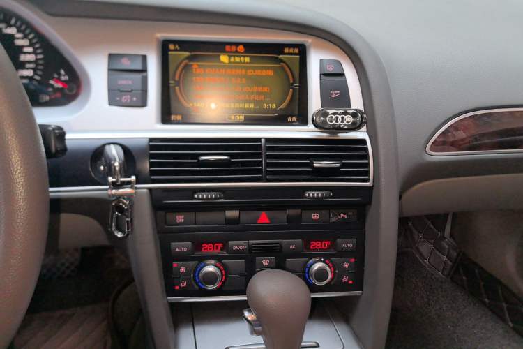 Used Audi A6L 2009 2.0 TFSI automatic standard version