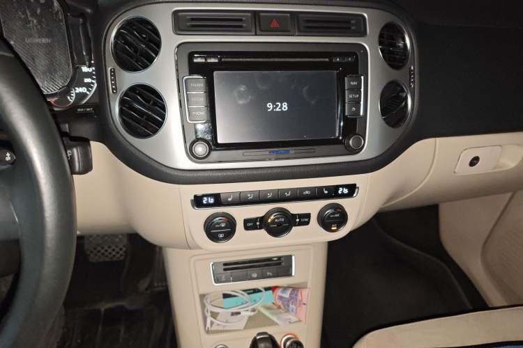 Used Volkswagen Tiguan L 2013 2.0 TSI Automatic All-Wheel-Drive Flagship Edition
