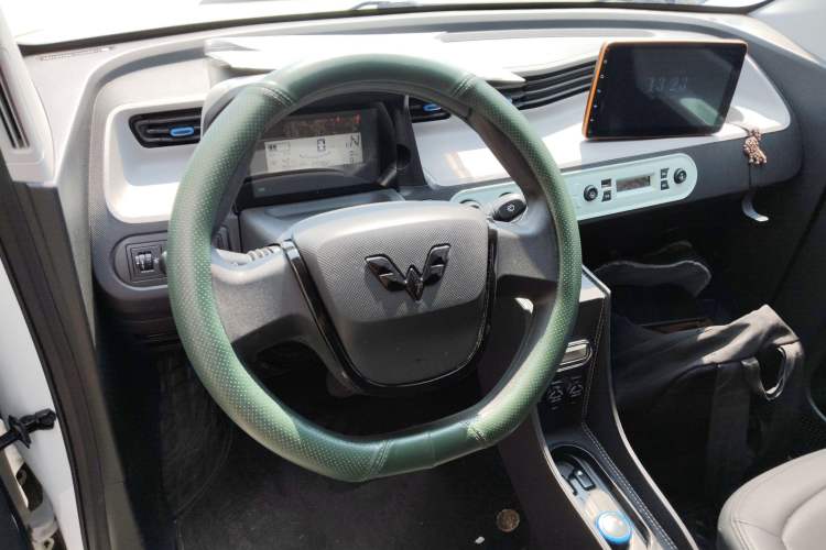 Used Wuling Hongguang MINIEV 2022 Easy Version Lithium Iron Phosphate Steering Wheel