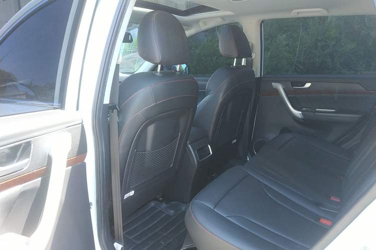 Used Haval H6 2015 Revised Version Sport Edition 1.5T Manual Transmission Two-Wheel Drive Elite Grade