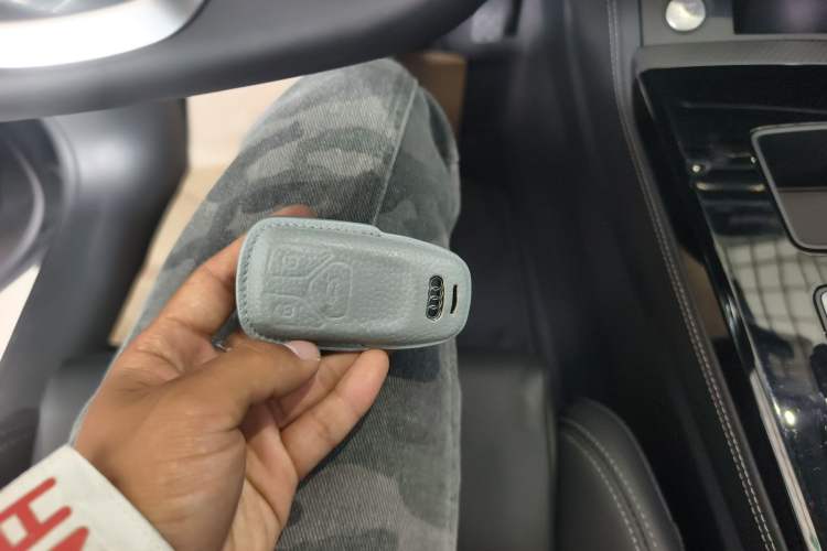 Used Audi Q5L 2022 40T Luxury Dynamic Model Vehicle Key