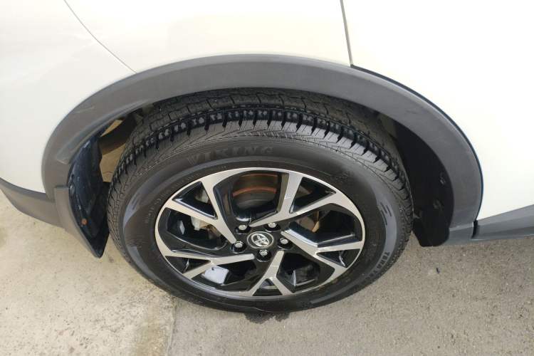 Used Toyota C-HR 2018 2.0L Leading with Sunroof China V Standard
