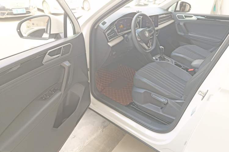 Used Volkswagen Tiguan L 2022 330TSI Automatic Two-Wheel Drive Comfort Edition Driver Seat