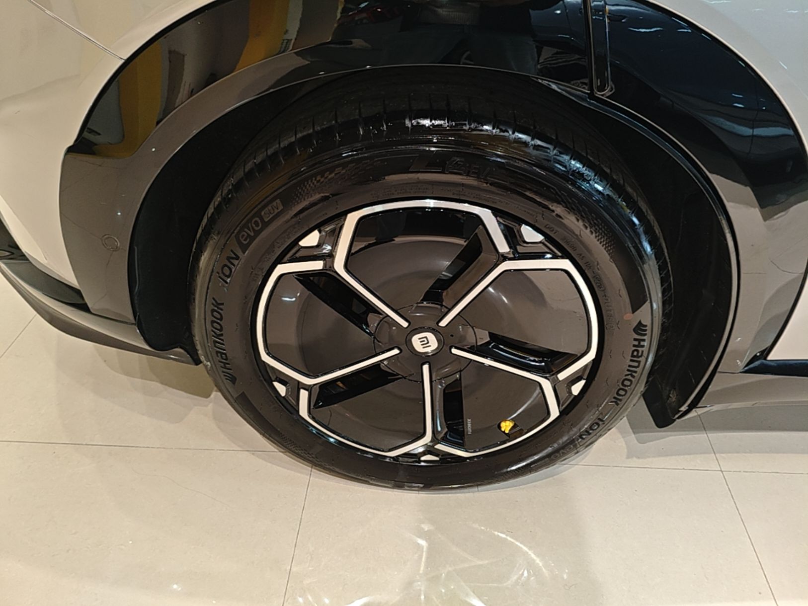 Xiaomi Auto YU7 2025 Ultra-Long Range All-Wheel Drive Pro Version — снимка 11