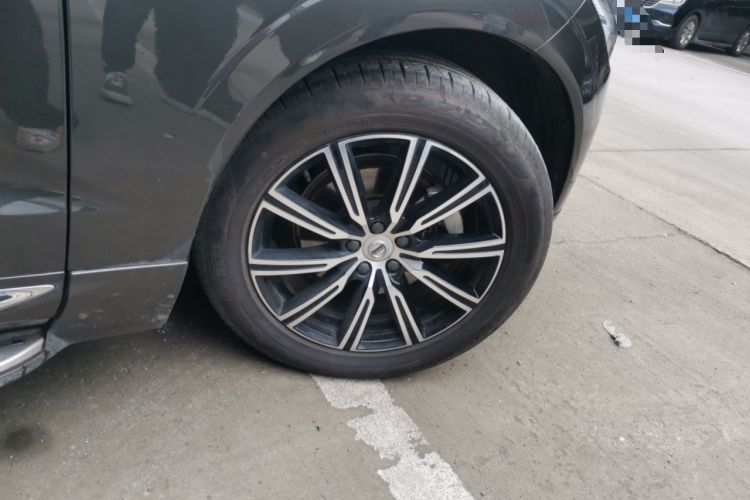 Used Volvo XC60 2020 T5 4x4 Smart Luxury Edition Right Front Wheel Hub