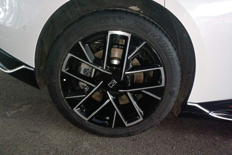 Used Avatr 06 2025 Max All-Electric Version