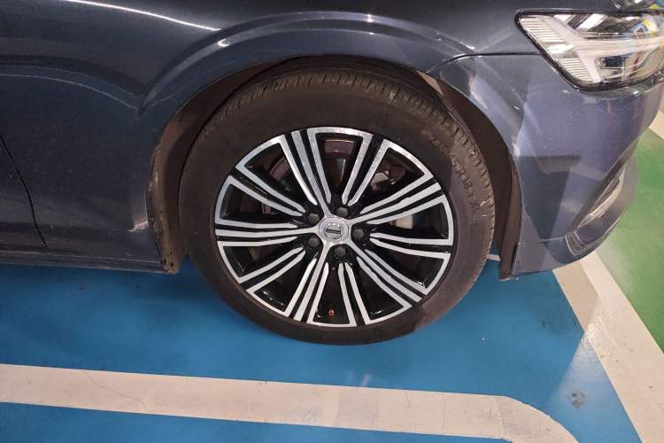 Used Volvo S60 2022 B4 Zhiyuan Luxury Edition