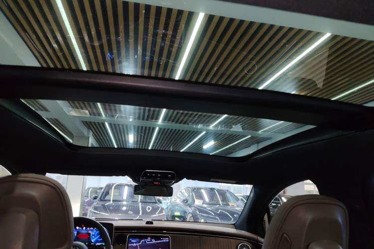 Used Mercedes-Benz EQE SUV 2024 500 4MATIC Luxury Edition Headliner