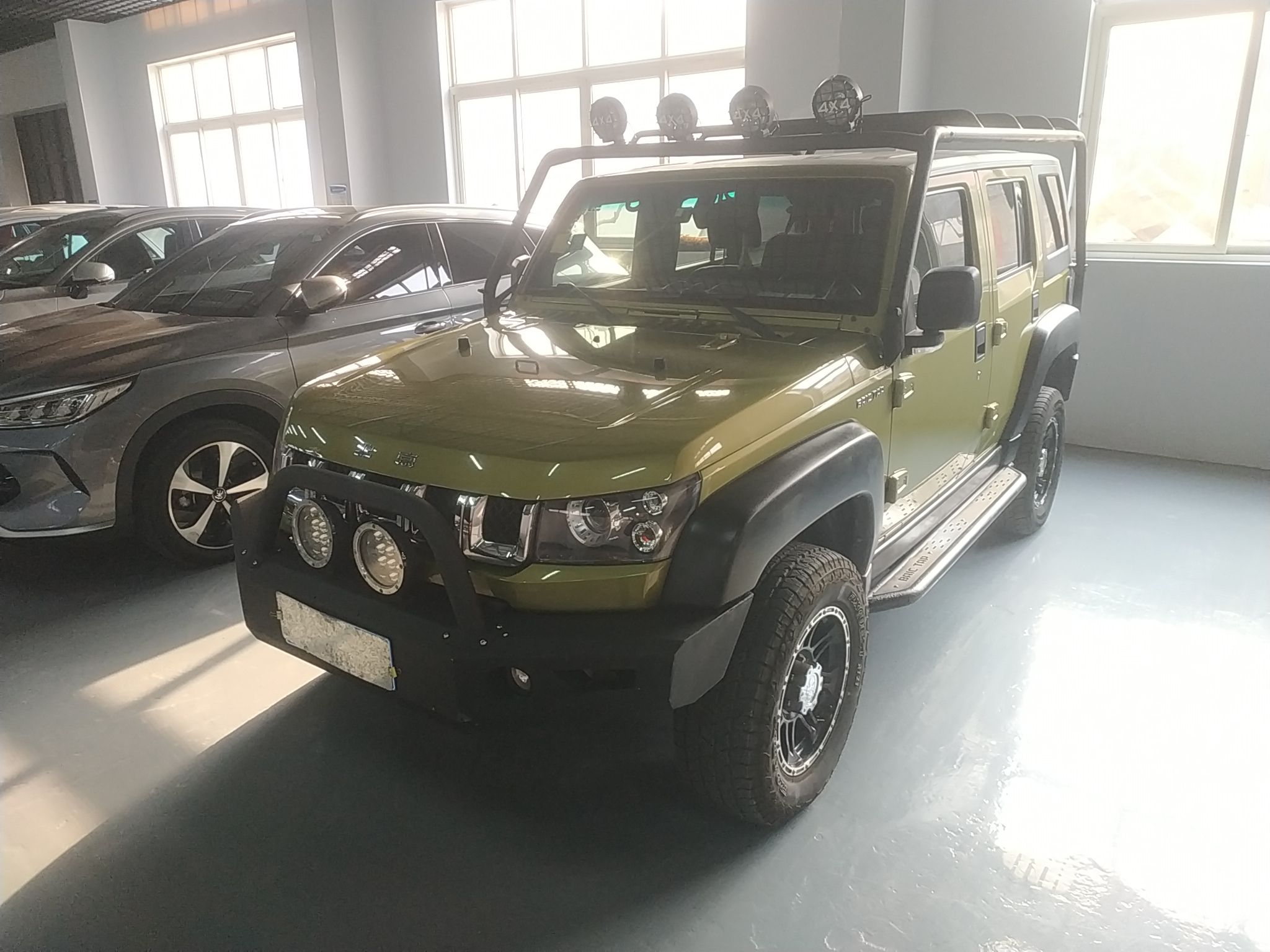 Под передней частью автомобиля