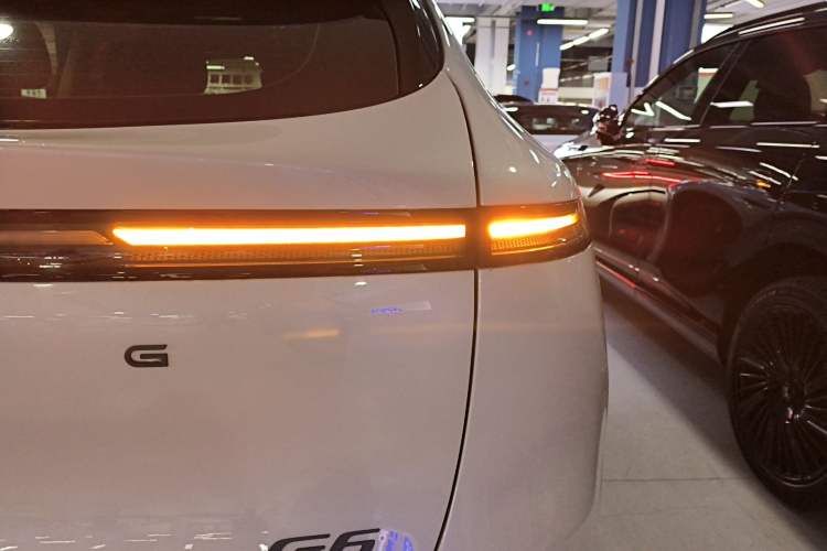 Used XPeng G6 2025 625 Long-Range Max Flagship Edition Exterior 3