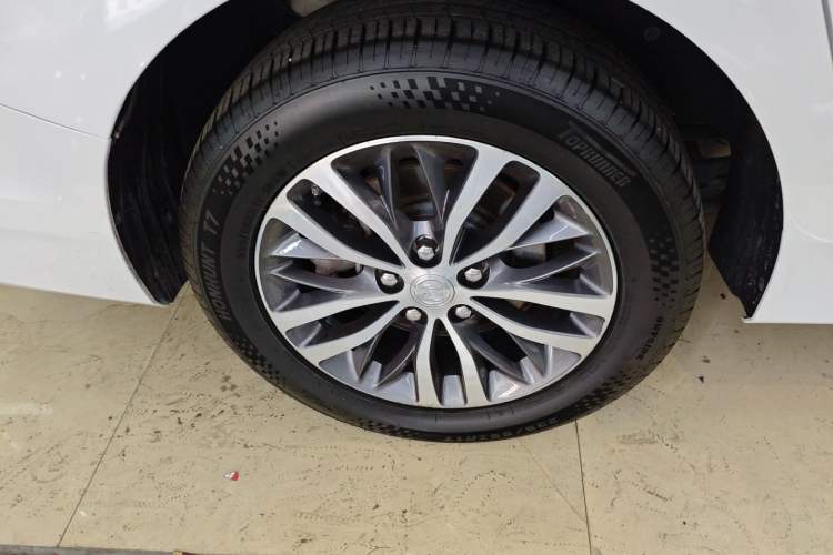 Used Buick GL8 2022 ES Landtrek 653T Comfort Edition Exterior 5