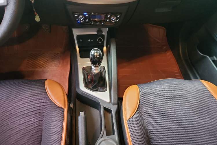 Used JAC Group Refine S3 2016 1.5L Manual Luxury Smart Version Gear Lever