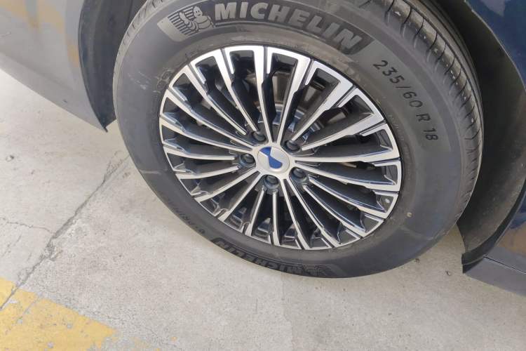 Used Denza D9 2022 DM-i 970 Four-Wheel Drive Prestige Model
