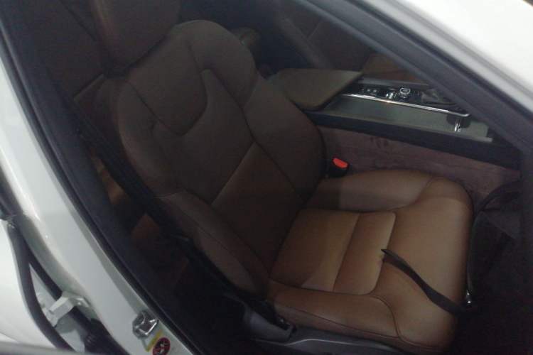 Used Volvo XC60 2021 T5 4x4 Smart Luxury Edition
