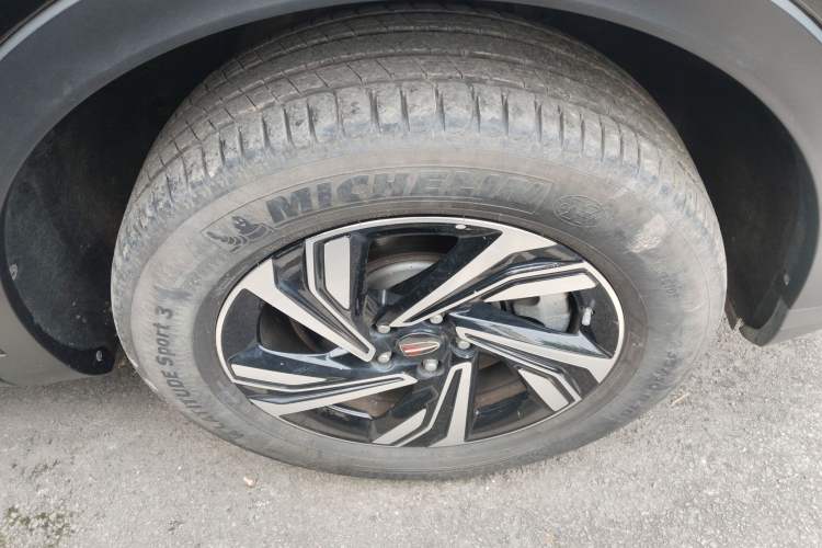 Used Hongqi HS5 2022 Revised Version 2.0T Smart Connect Flagship Edition
