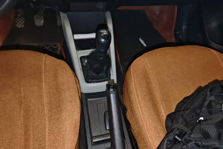 Used Skoda Fabia 2015 1.4L Manual Front-Wheel Drive Model Gear Lever