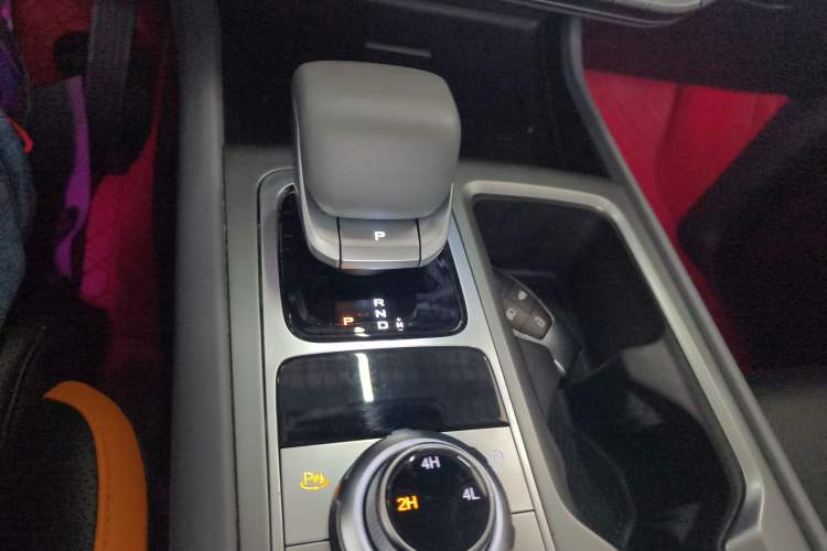 Used BAIC Off-Road BJ40 2024 2.0T All-New Urban Hunter Edition Chivalrous Style Gear Lever